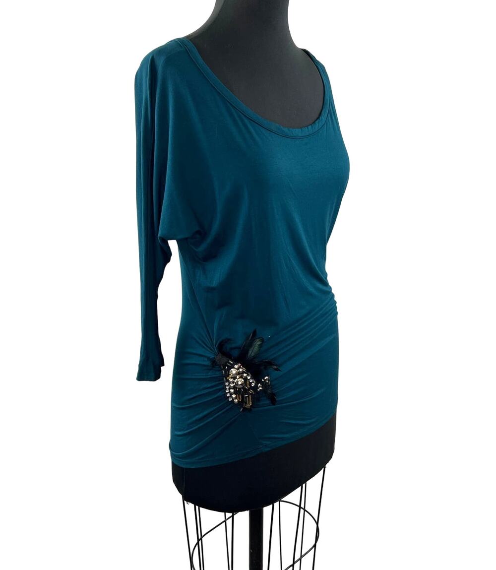 SOLEMIO Green Scoop Neck 3/4 Sleeve Tunic Top with Embellished Feather Beading S